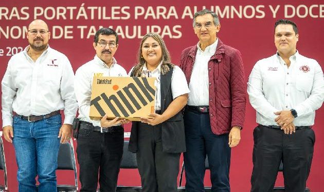 Gobernador y rector hacen entrega histórica de equipos de cómputo a estudiantes y docentes de la UAT