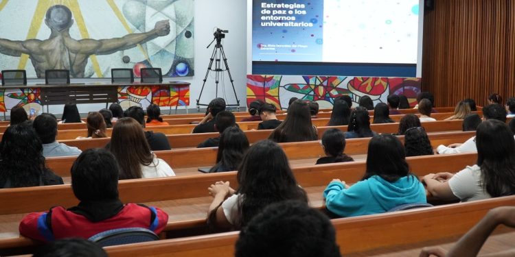 Dictan en la UAT conferencia sobre estrategias de paz en entornos universitarios